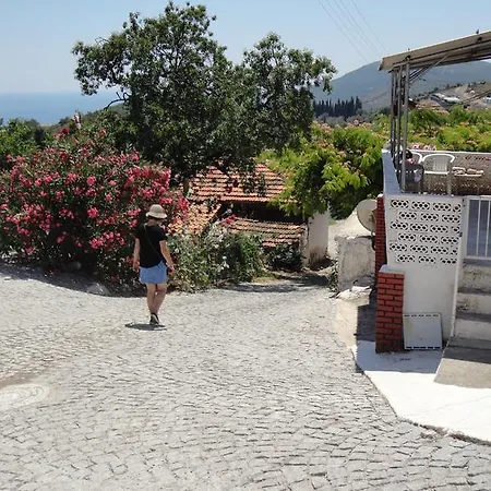 Kuecuek Ev Pansiyon Aparthotel