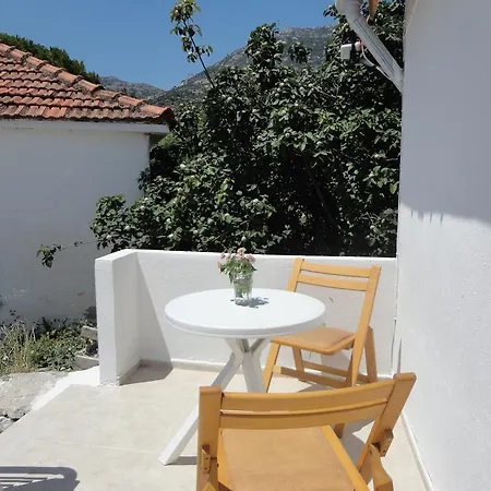Hotel de apartamente Kuecuek Ev Pansiyon Karaburun (Izmir)