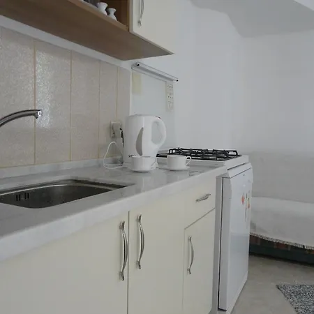 Kuecuek Ev Pansiyon Aparthotel Karaburun (Izmir)