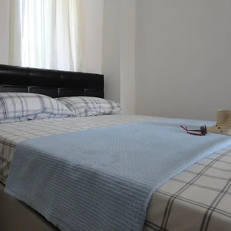 Hotel de apartamente Kuecuek Ev Pansiyon Karaburun (Izmir)