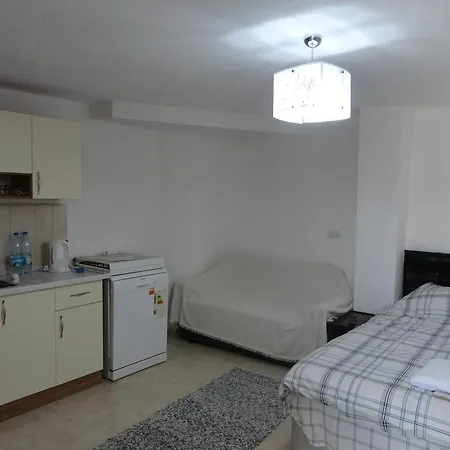 Kuecuek Ev Pansiyon *