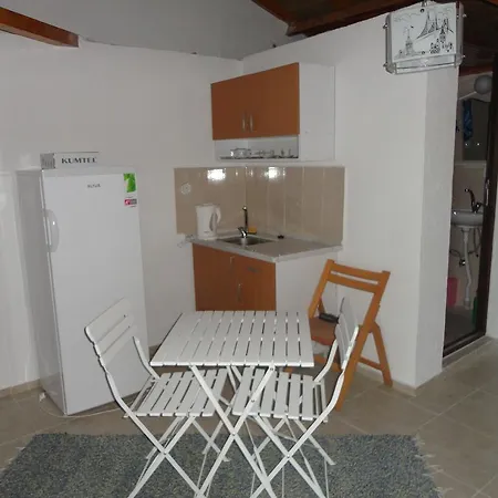 Kuecuek Ev Pansiyon Hotel de apartamente Karaburun (Izmir)