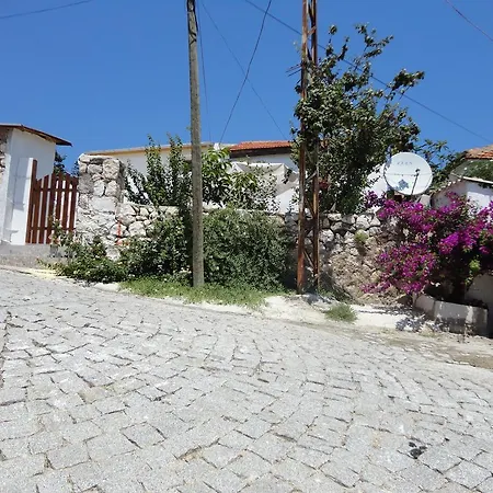 Kuecuek Ev Pansiyon Ξενοδοχείο με διαμερίσματα Karaburun (Izmir)