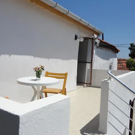 Kuecuek Ev Pansiyon Ξενοδοχείο με διαμερίσματα Karaburun (Izmir)